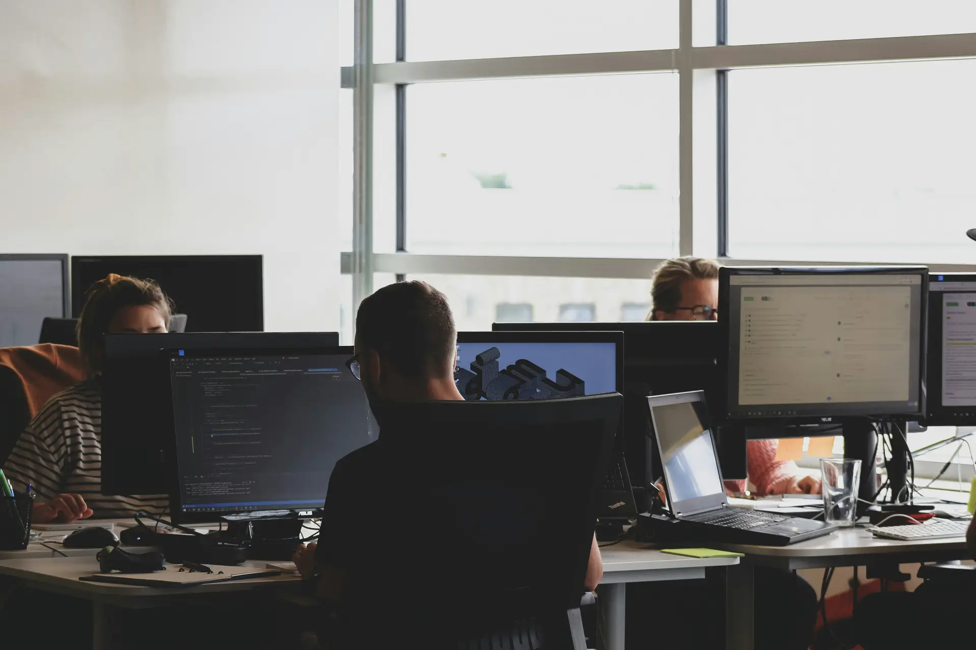 Scaling Your Infrastructure: How Asian Data Centers Handle 1 Million+ Concurrent Connections